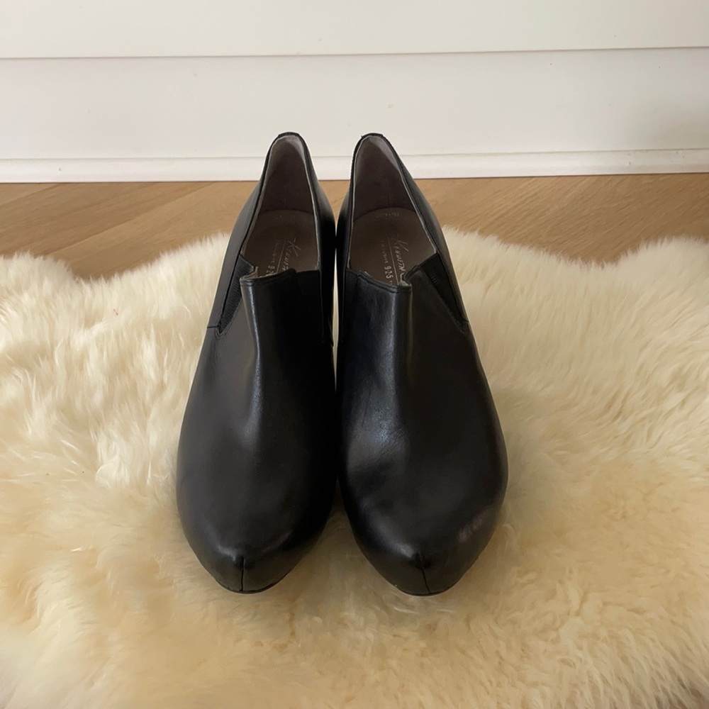 Kenneth Cole leather ankle bootie black size 8